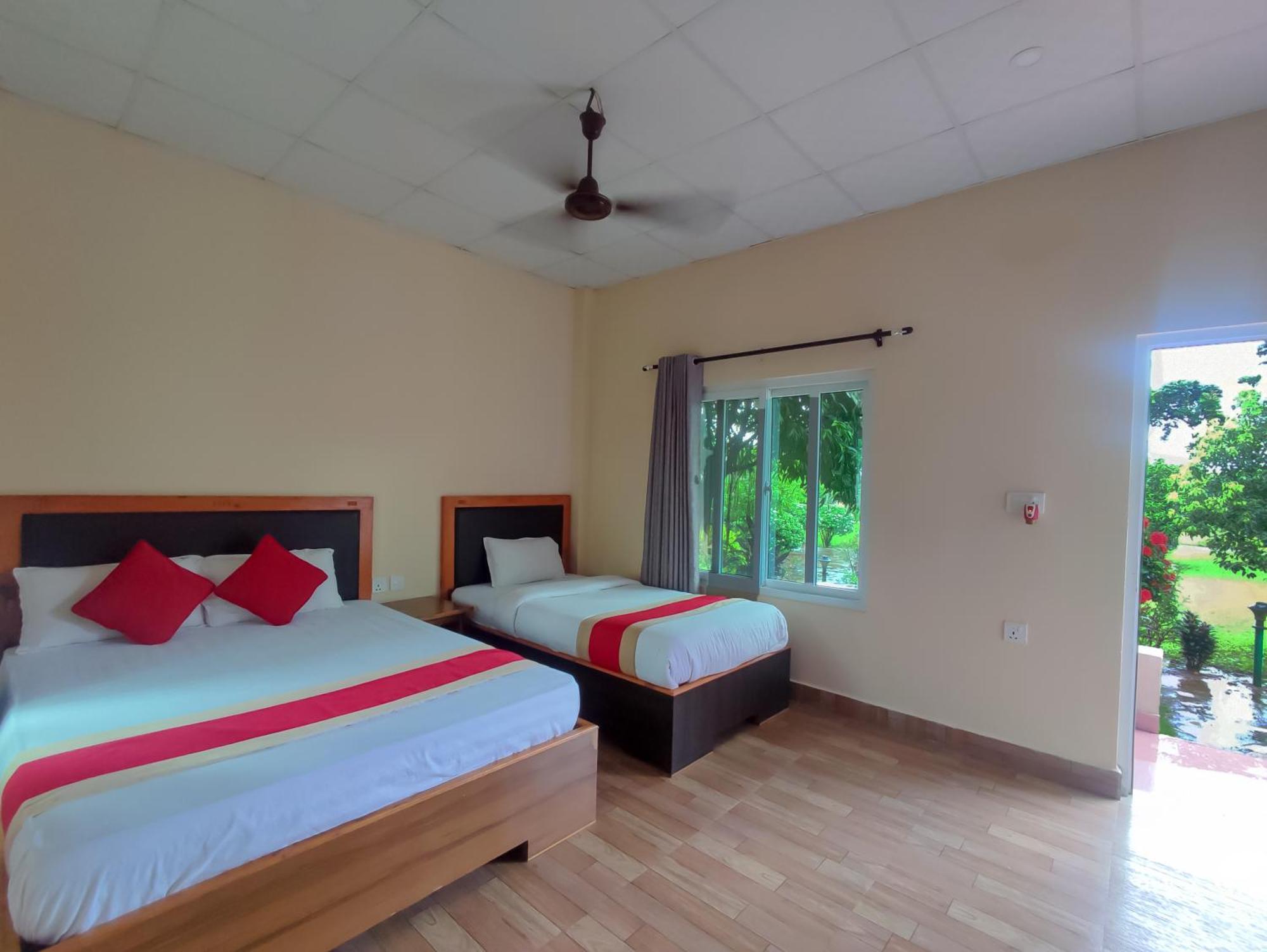 Greenland Safari, Sauraha Exterior foto